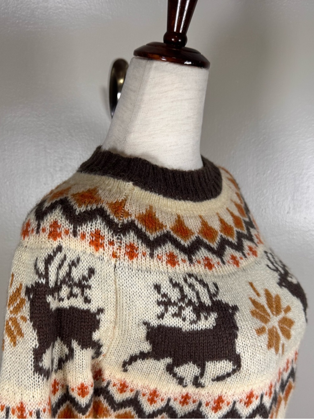 Kiel James Patrick Sz XS Fair Isle Christmas Cookie Reindeer Cozy Cabin Sweater - Picture 6 of 9